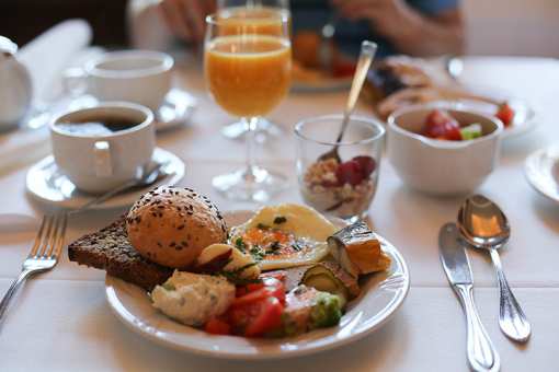 9 Best Brunch Spots in New Mexico!